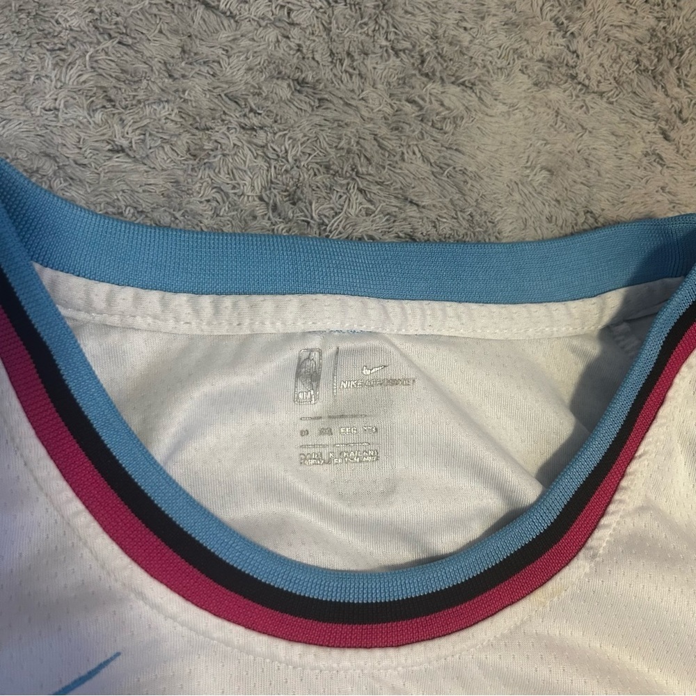Dwyane Wade Miami Heat 3 City Edition Vice White Swingman Jersey Nike - Picture 4 of 7